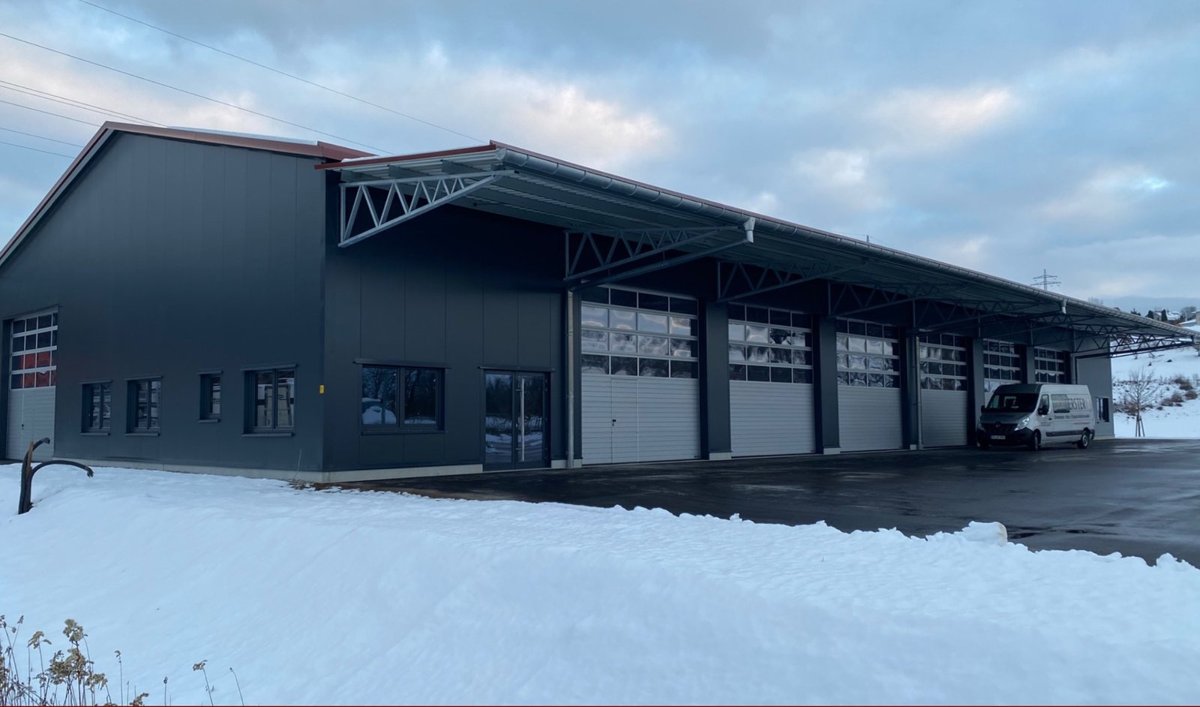 Neubau einer Autohalle inklusive Innenausbau