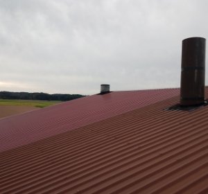 Sturmschaden an einer landwirtschaftlichen Halle – Detail